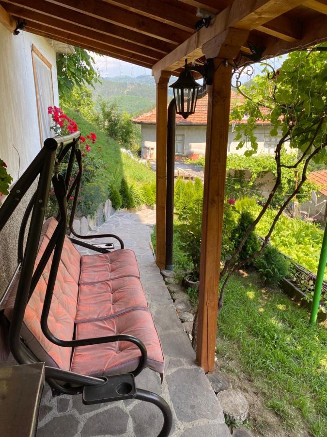 Къща За Гости Хаджиевата Къща Smolyan Exteriör bild