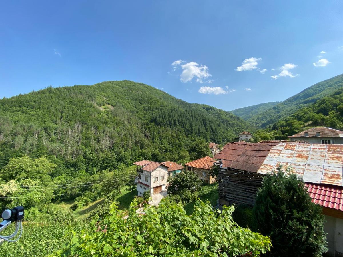 Къща За Гости Хаджиевата Къща Smolyan Exteriör bild