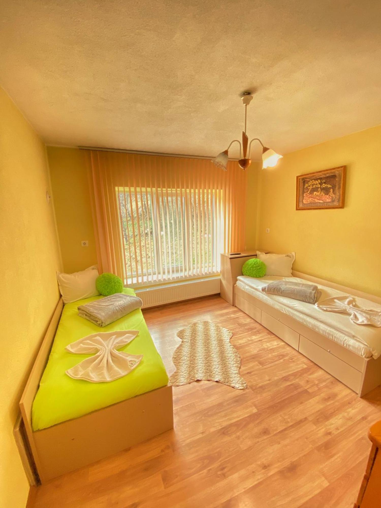 Къща За Гости Хаджиевата Къща Smolyan Exteriör bild