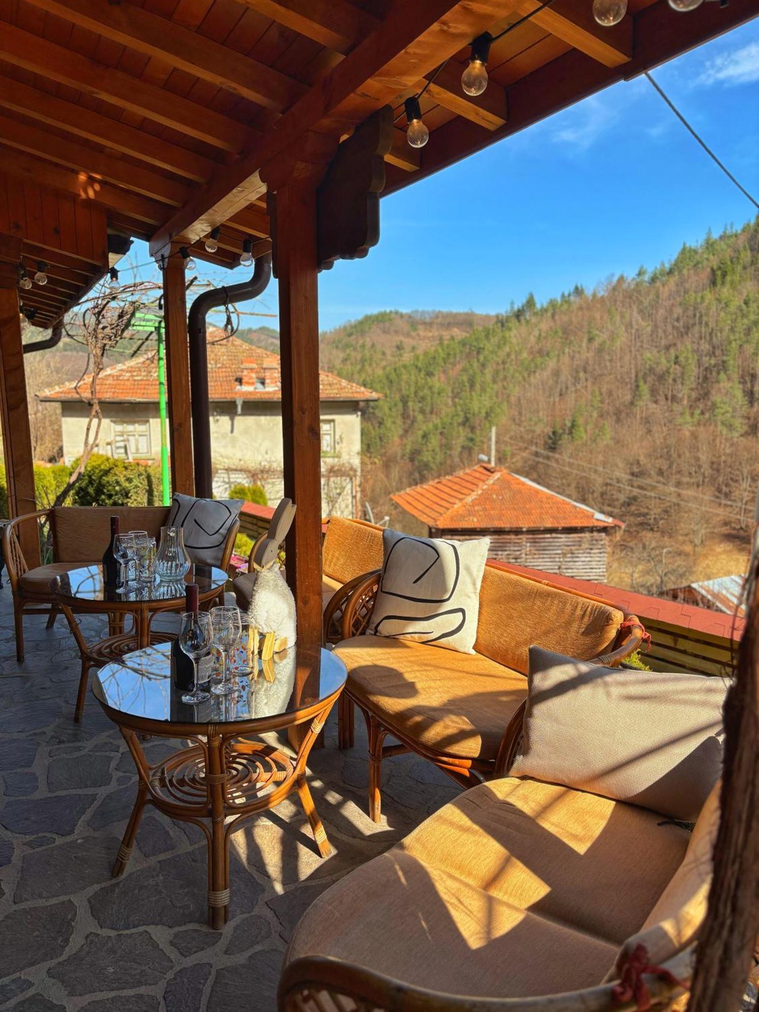Къща За Гости Хаджиевата Къща Smolyan Exteriör bild