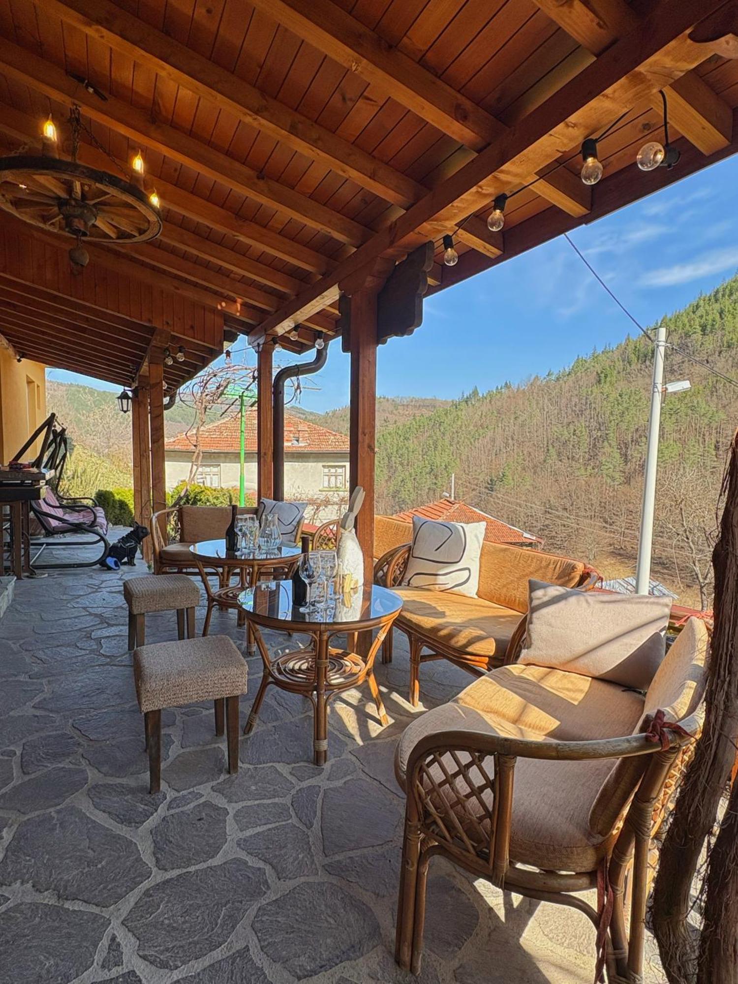 Къща За Гости Хаджиевата Къща Smolyan Exteriör bild