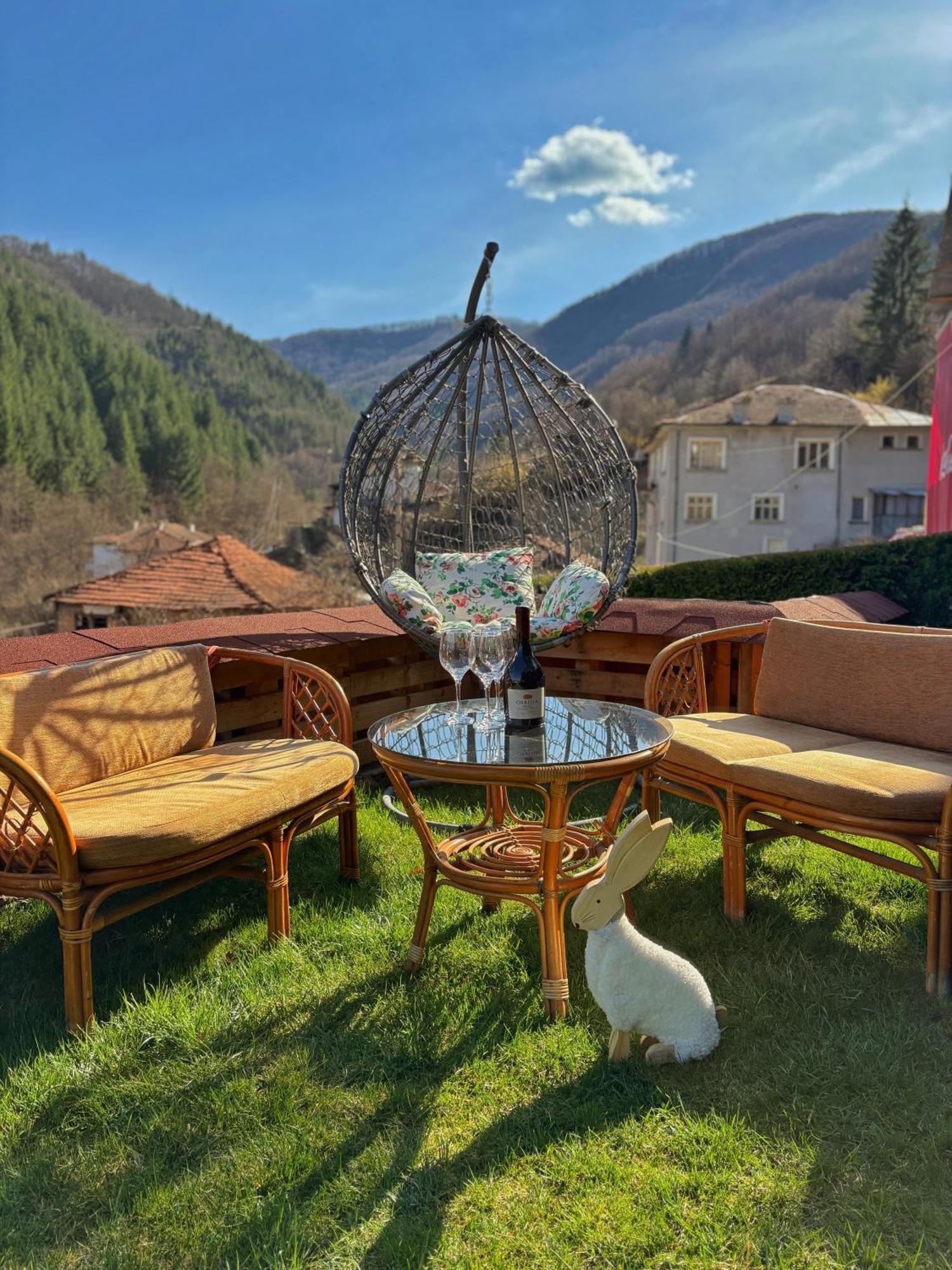 Къща За Гости Хаджиевата Къща Smolyan Exteriör bild